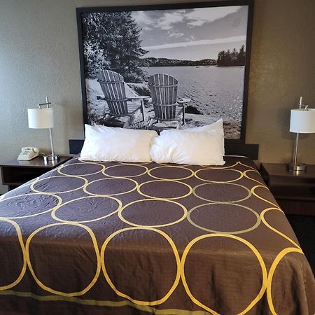 Super 8 By Wyndham Ionia Mi Hotel Buitenkant foto