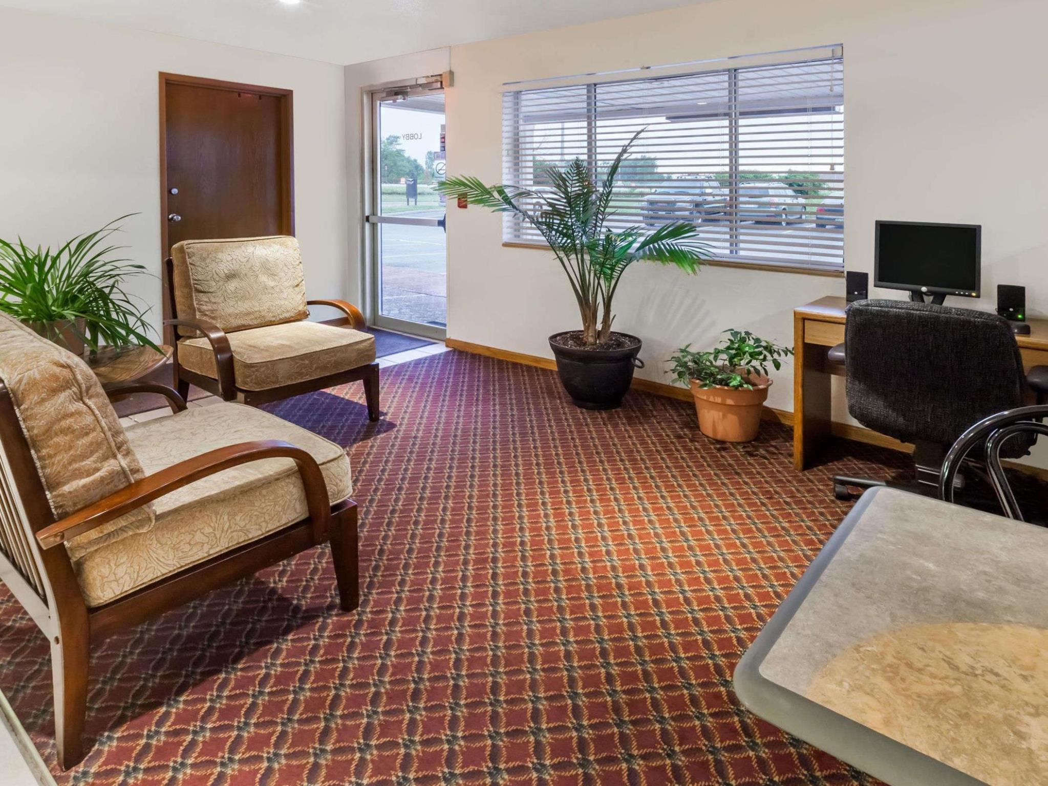 Super 8 By Wyndham Ionia Mi Hotel Buitenkant foto